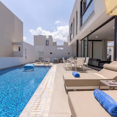 Villa Almaria Residences *