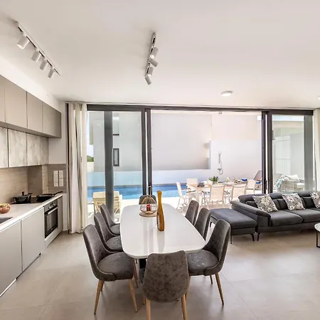 Almaria Residences *