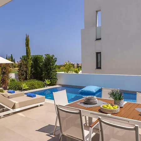 Villa Almaria Residences *