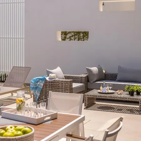 Almaria Residences *