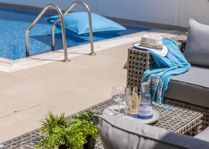 Almaria Residences *