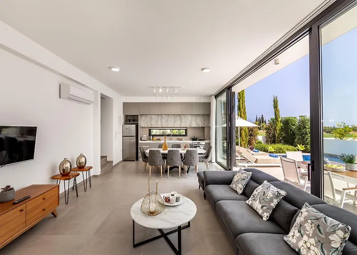 Almaria Residences Villa Paralimni