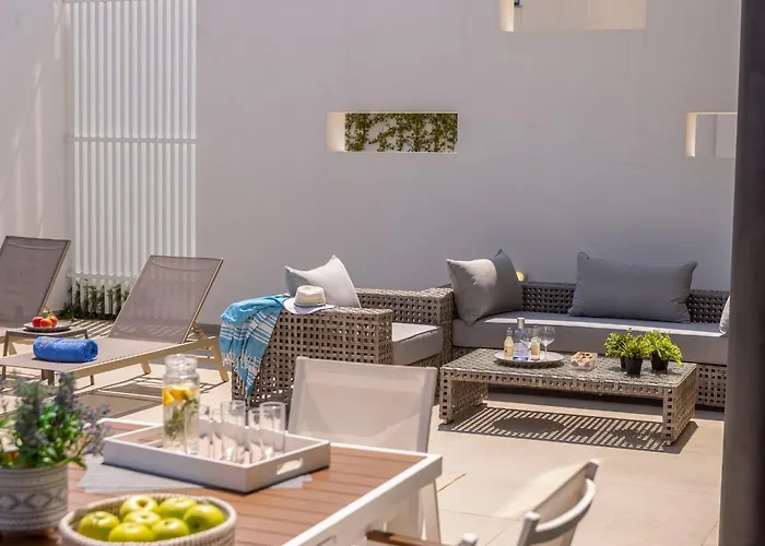 Almaria Residences *