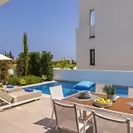 Βίλα Almaria Residences *