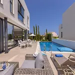 Almaria Residences Βίλα