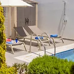 Βίλα Almaria Residences *