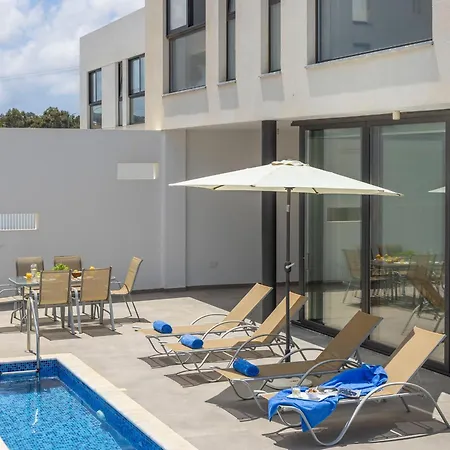 Villa Almaria Residences *