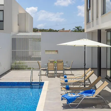 Villa Almaria Residences *