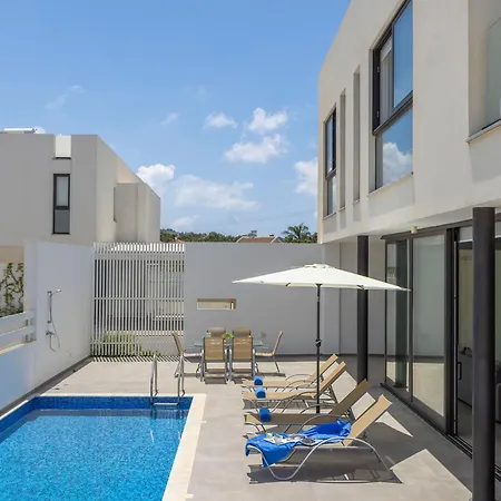 Almaria Residences Villa Paralimni