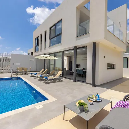Almaria Residences * Paralimni