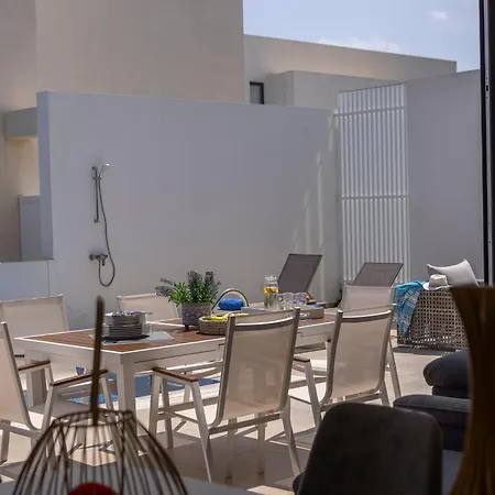 Almaria Residences Vilă *