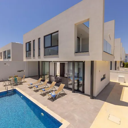 Almaria Residences *