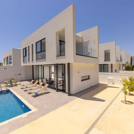 Almaria Residences Villa Paralimni
