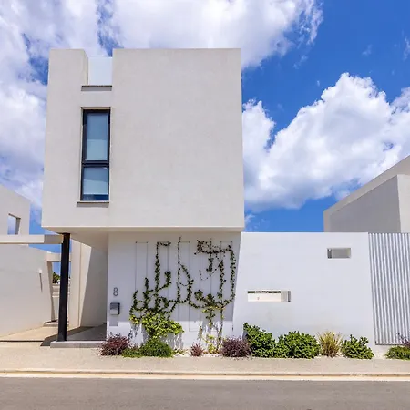Villa Almaria Residences *