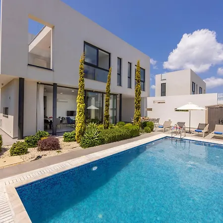 Almaria Residences Vilă *