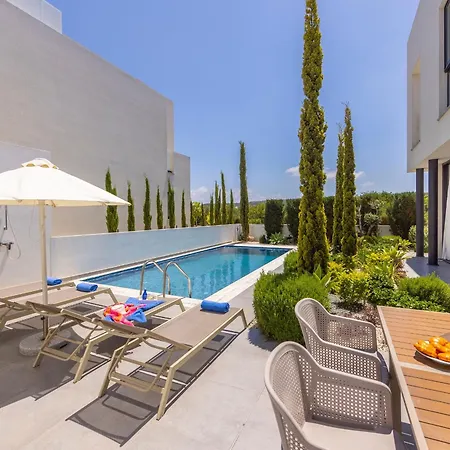 Almaria Residences *