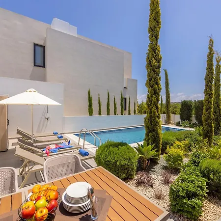 Almaria Residences *