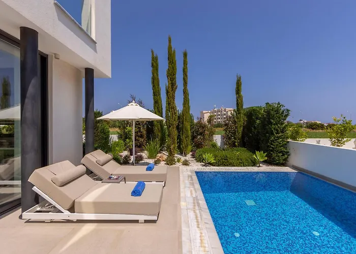 Almaria Residences Vila