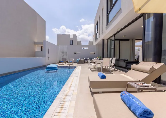 Villa Almaria Residences *