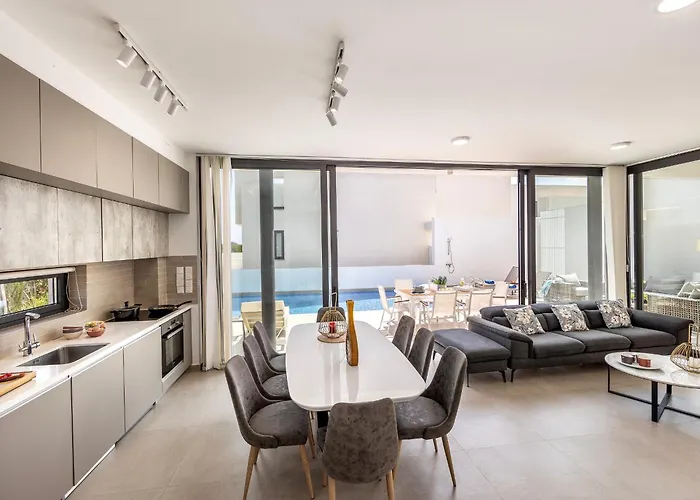 Almaria Residences *