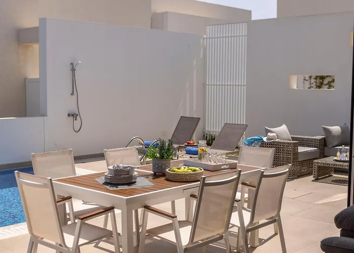 Almaria Residences Vila