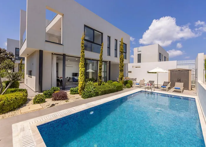 Almaria Residences Villa *