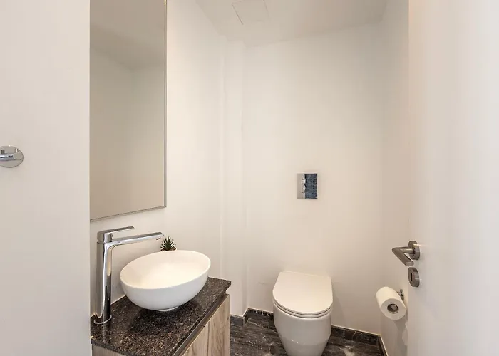 Almaria Residences *