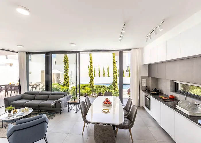 Almaria Residences Vila