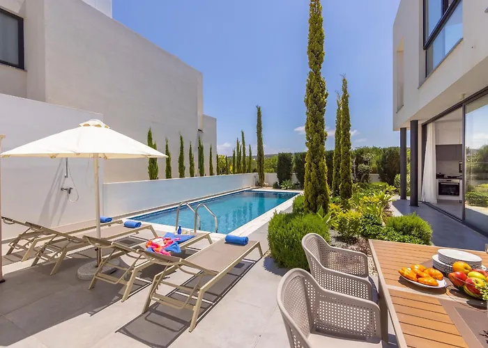 Almaria Residences *