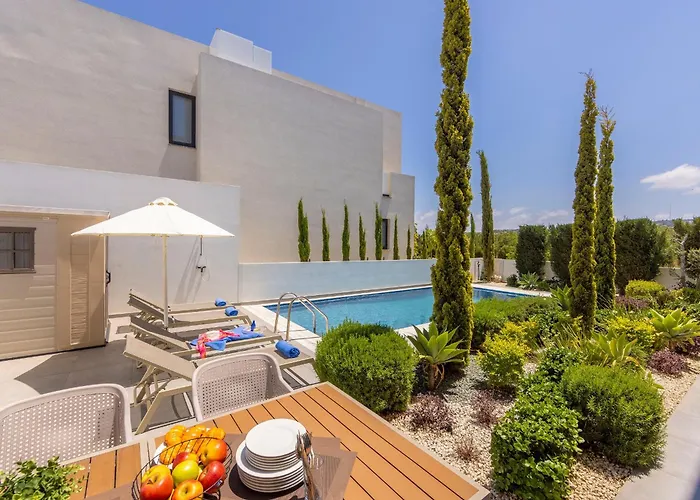 Almaria Residences *