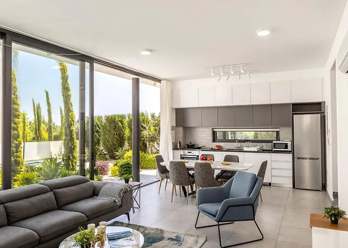 Almaria Residences * Paralimni