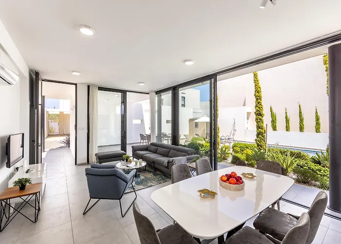 Villa Almaria Residences Paralimni